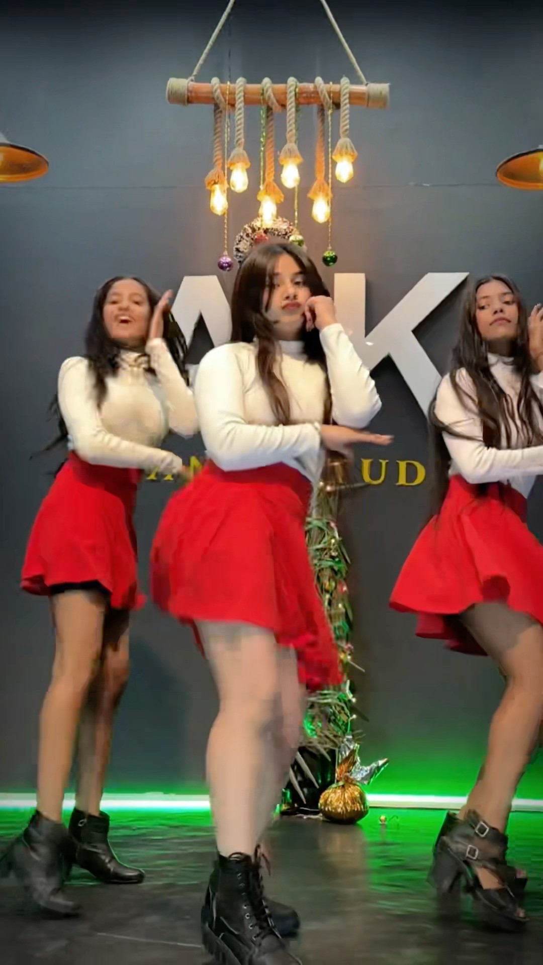 Apt❤️? #song #youtube #ytshorts #dance #trending #viralvideo #upneetkaur