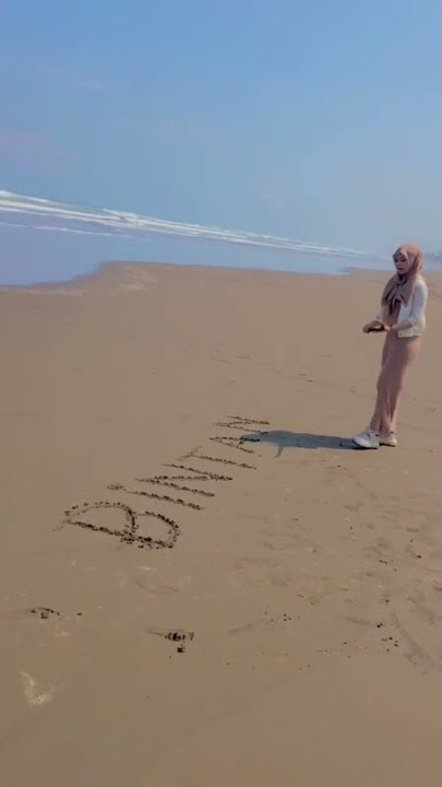 MAIN KE PANTAI SAMA PACAR || VIDEO HALU