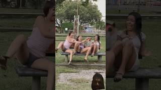 La Cabeza De La Abuelita Falsa De La Felicidad