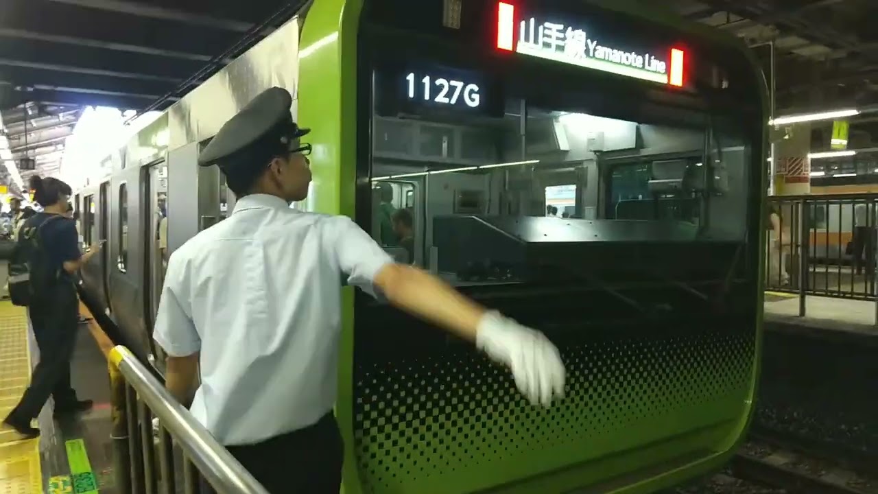 新宿駅にて 旧発メロ「twilight」 山手線 発着シーン！！JR east Yamanote line✨