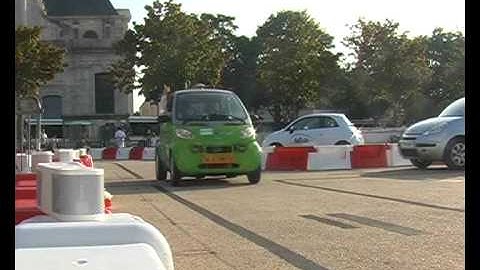 Cybercars 2 V2V Communication for safe maneuvers