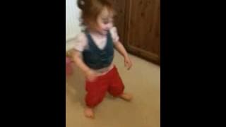 Amelie dancing