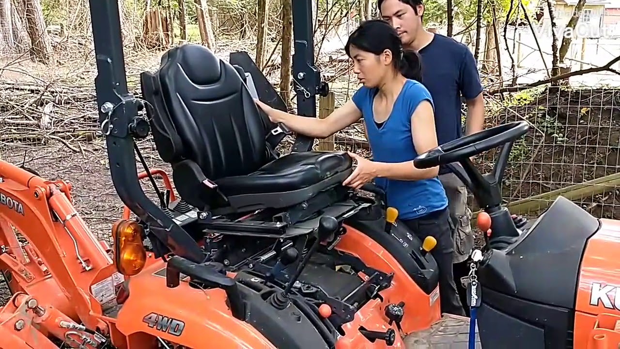 How to run the Kubota Loader Tractor Back Hoe - YouTube