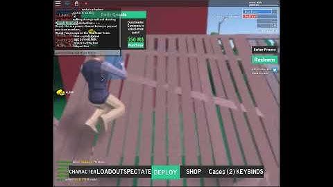 this guy is hacking on strucid (Roblox)