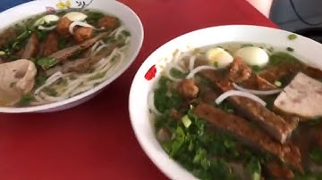 BÁNH CANH CHẢ CÁ CÔ XÍ MŨI NÉ @WALKING MAN 60