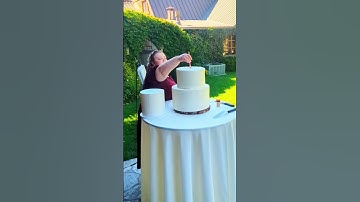 Stack a 3 tier wedding cake with me!
