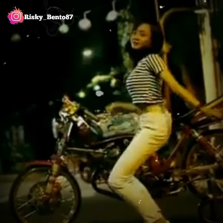 Story WA cewek joget bar bar