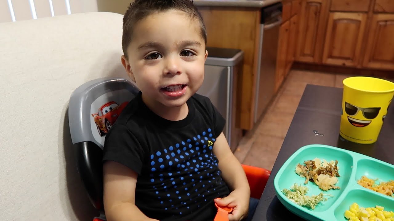 HOW WE DEAL WITH A PICKY EATER - YouTube