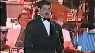 Video thumbnail of "Justino Diaz sings: "Carmen" Toreador song"