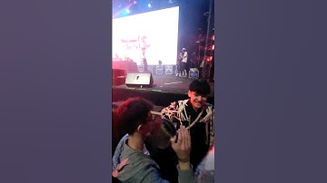 Молодой Платон дал мне кулачёк 🥺