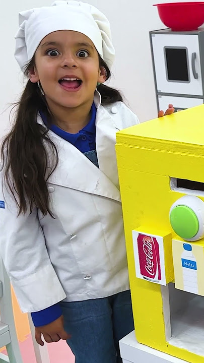 Ellie's Pizza Adventure! The Magic Machine!