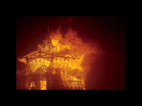 Damer.com: Galen Brandt at Burning Man 2004 narration and the Temple Burn