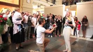 Jason Mraz is helping me to propose || FLASHMOB IN MOSCOW