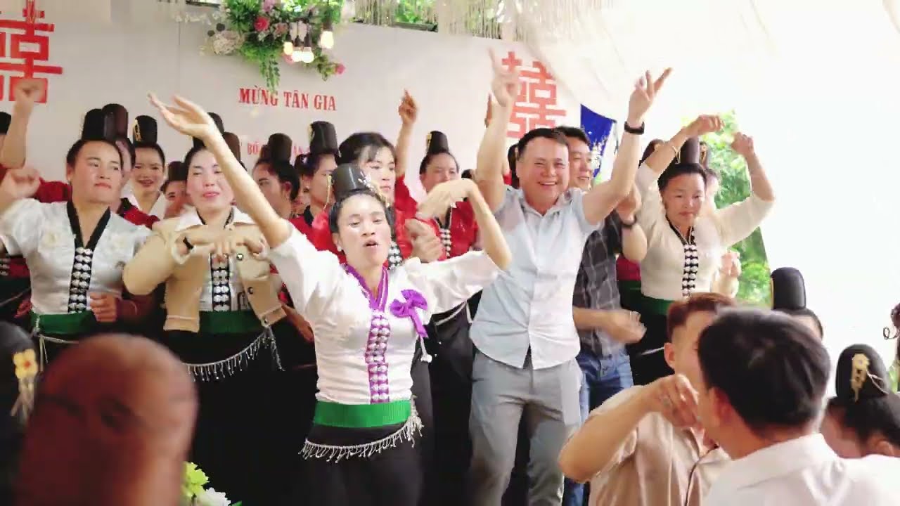 NHẢY MỪNG TÂN GIA BÌNH NHINH HÁT SÉT MƯỜNG HUNG