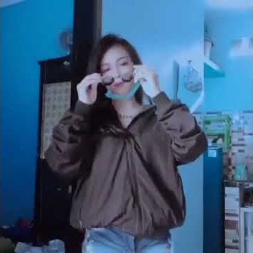 Story wa cewek cantik joget santuy