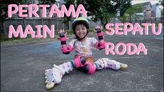 Pertama Leika main Sepatu Roda I Dan sepatu Kegedean