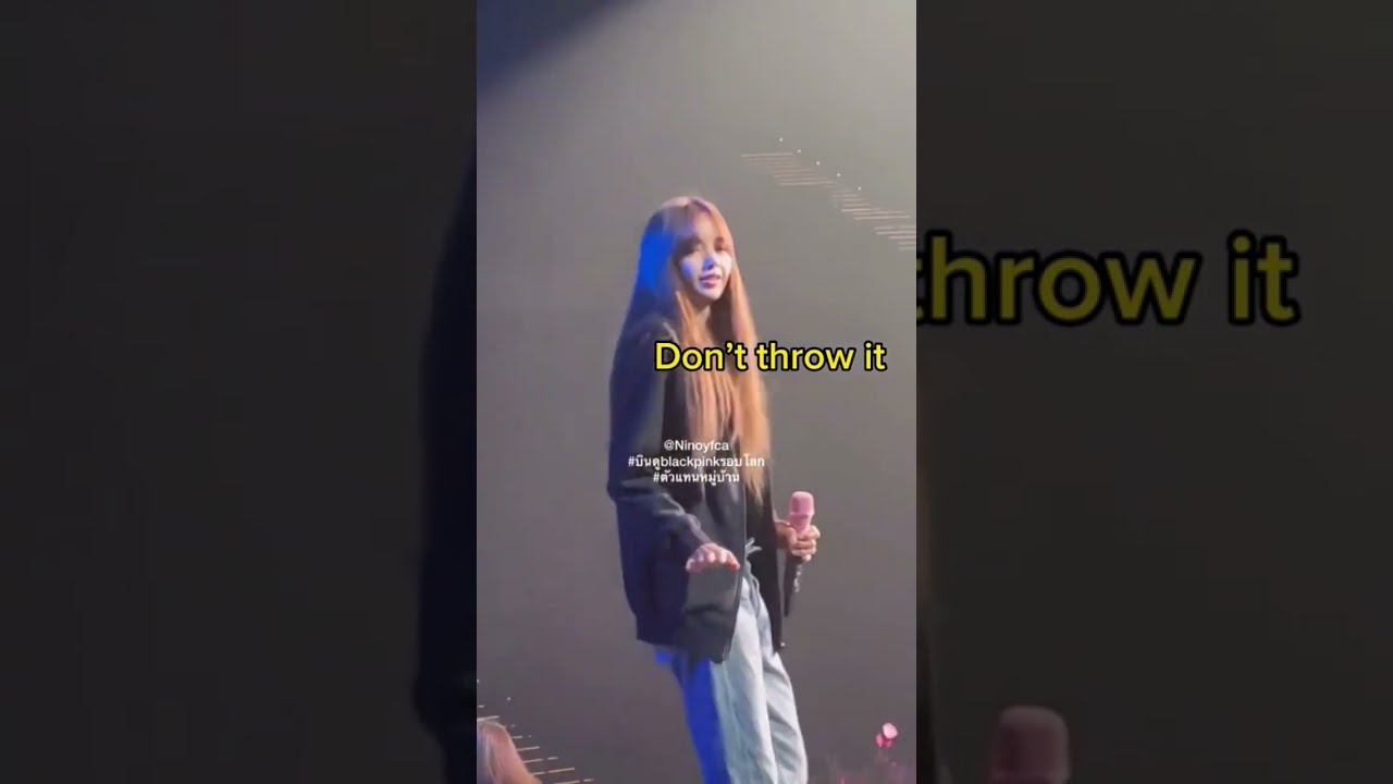 Fans Being Rude And Mean To Her Lisa Blackpink Lalisa Blink