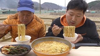 아버지와 [[파김치&안성탕면(Hot spicy instant noodles)]] 요리&먹방!! - Mukbang eating show