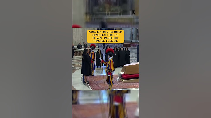 L'omaggio di Donald Trump e Melania davanti al feretro di papa Francesco