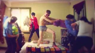 Video-Miniaturansicht von „Ball Park Music - Pillow Fight“