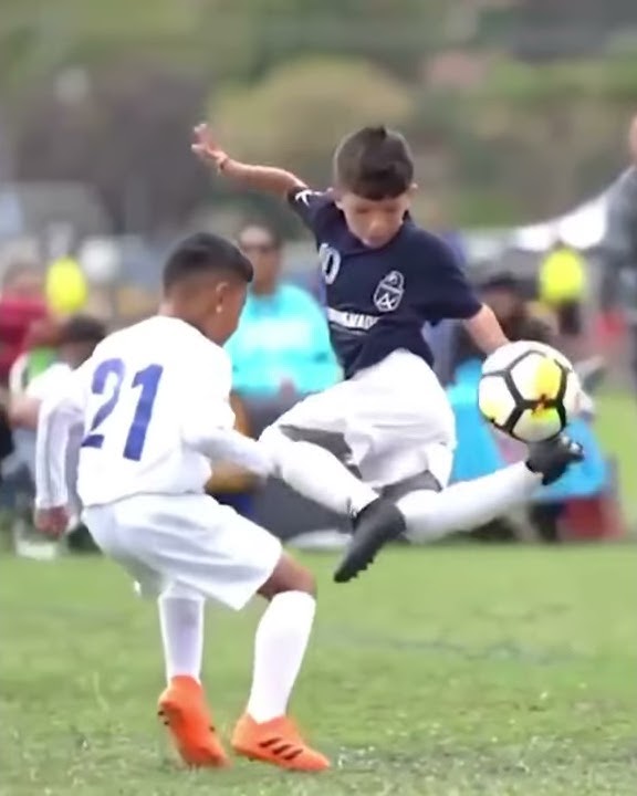 Mtoto wa Messi awa tishio kuliko baba yake