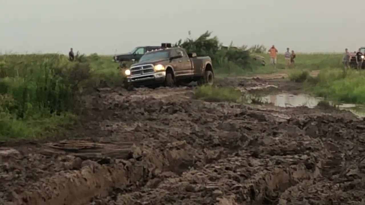 Ram 3500 Dually  67 cummins goes mudding