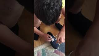 Как завязывать шнурки Как завязывать шнурки