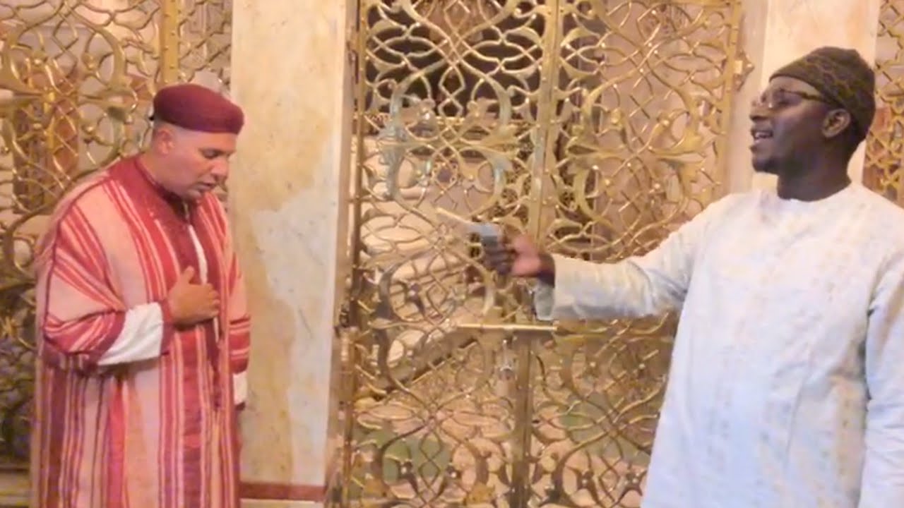 REGARDER  MAODO SY MBAYE AVEC LE CHERIF AU ZAWIYA SEYDINA CHEIKH  VIDÉO COMPLET