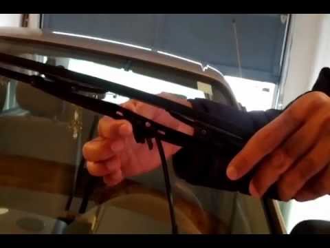 How to change windshield wipers on toyota corolla