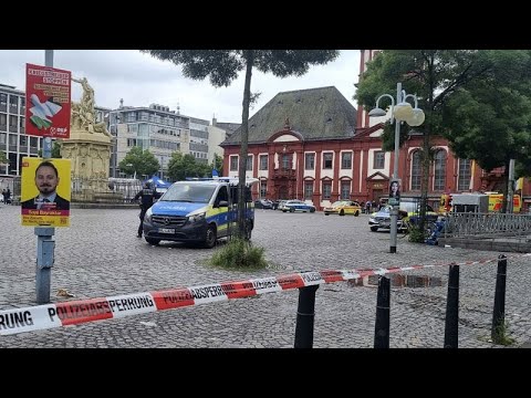 MESSERANGRIFF IN MANNHEIM: Extremist sticht auf Islam-Kritiker ein - Polizei schießt Täter nieder