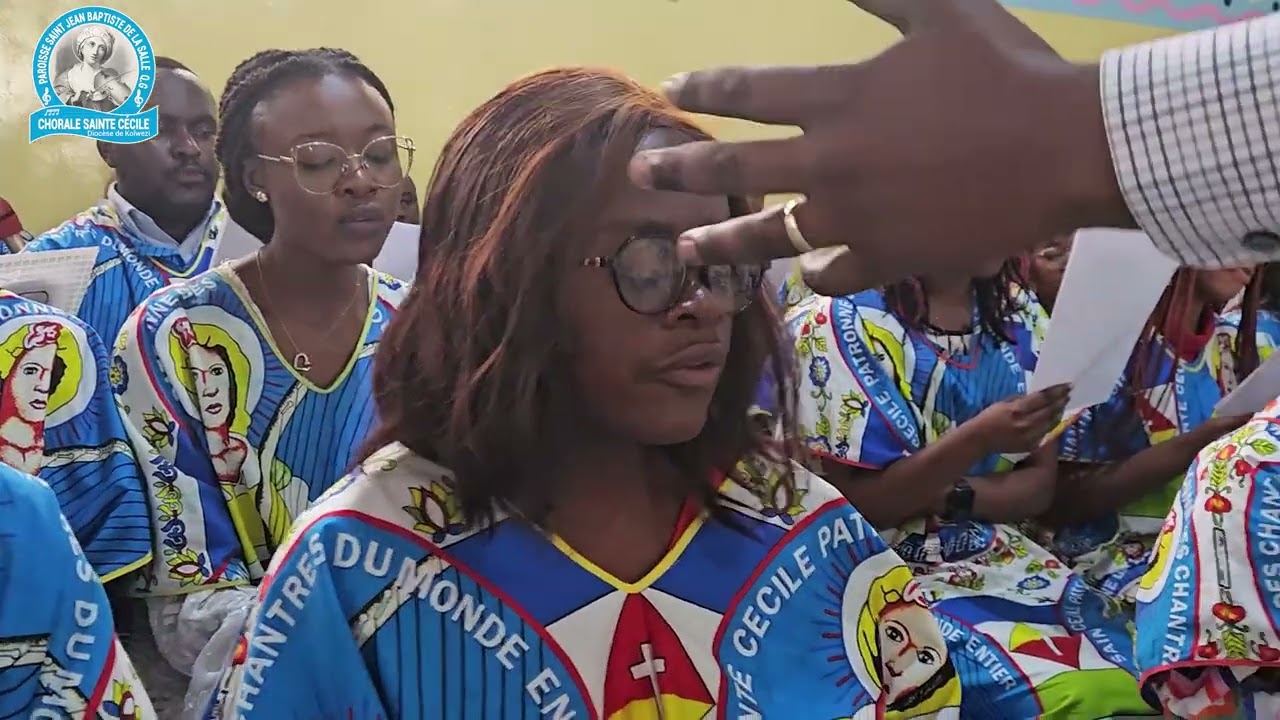 JE VIENS VERS TOI LES MAINS OUVERTES