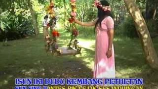 kembang pinggir dalan - adistya mayasari