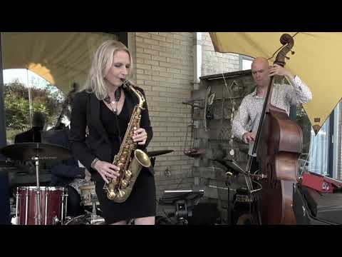saxofoniste-kirsten---kc---funky-stuff