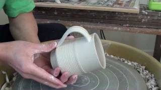 25. Throwing / Making Mugs & Pulling /  Attaching Handles with Hsin-Chuen Lin 林新春 馬克杯拉坯修坯接把示範