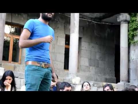 მეცამეტე თვის პოეტები და მეგობრები