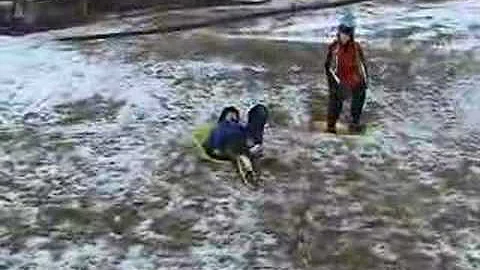 Neil sliding backwards and losing shoe