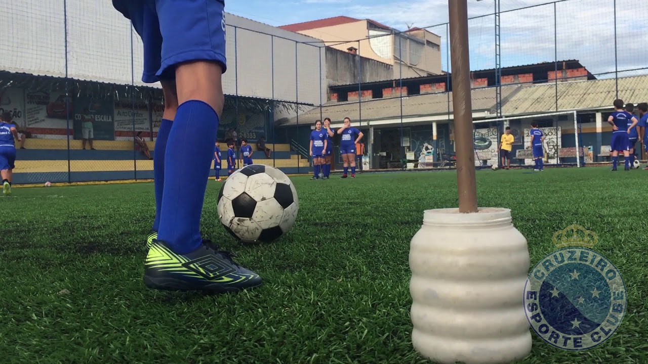 ESCOLA DE FUTEBOL OFICIAL CRUZEIRO - AQUI NASCEM OS CAMPEÕES!!!!