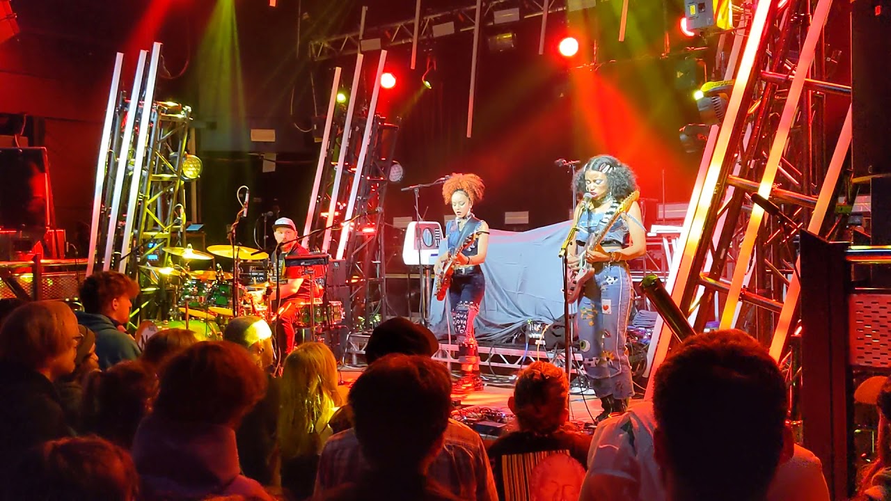 Nova Twins Play Fair live in Hull