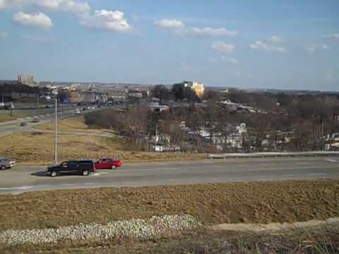 President Obama Arrives to Saint Charles, Missouri to promote his Health Care reform.