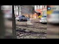 В Рязани водители продолжают парковаться на газоне Кремлевского сквера