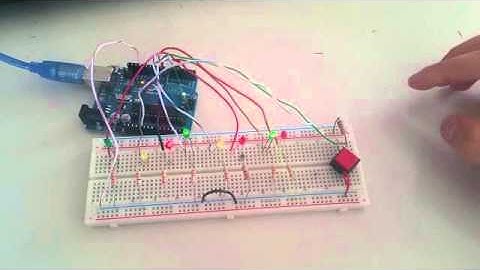 Semaforo con chiamata pedonale.