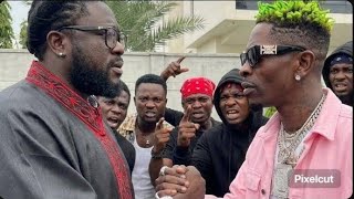 Eiiiii 😳 Shatta Wale fans blast Ajagurajah as he plans to meet him face to face for handshake