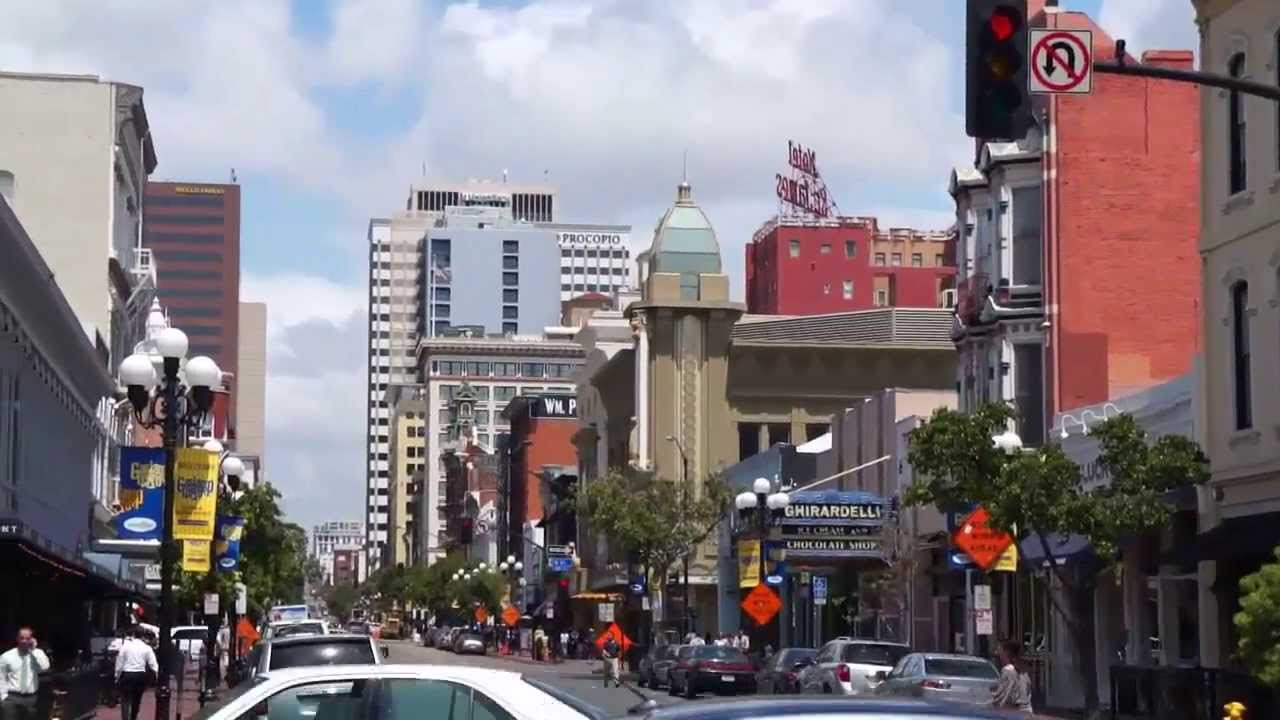 Best travel blogs wanderlust couple living on the road