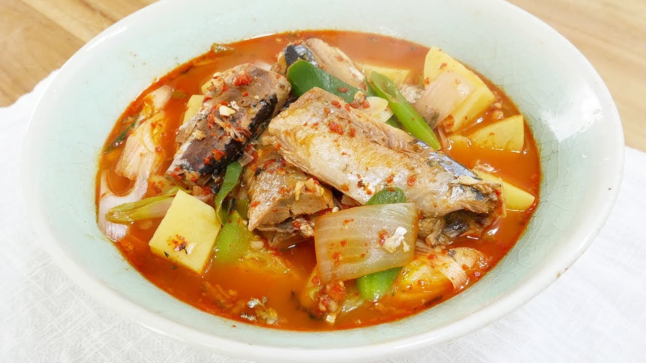 꽁치통조림으로 맛있게 감자 꽁치찌개 만들기 ( Potato And Mackerel Pike Stew ) - Youtube