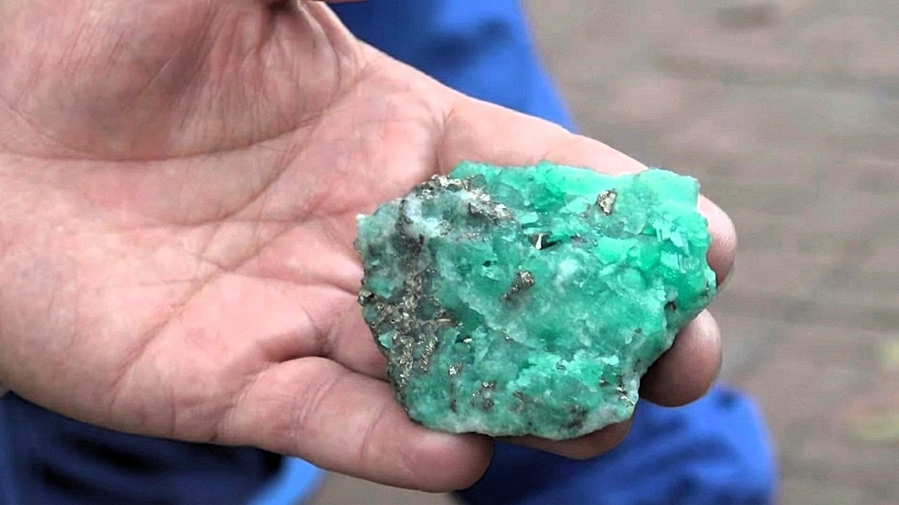 La pierre verte qui fait trembler la Colombie !