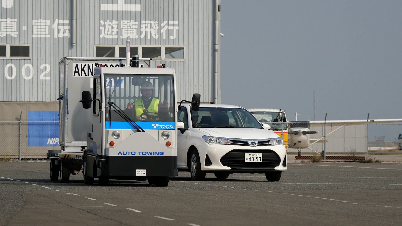 Ana 佐賀空港をイノベーション推進の拠点に 国内初の自動運転トーイングトラクターや航空機牽引の遠隔操作など実地検証へ 路面パターンマッチング技術を採用した豊田自動織機の自動運転車の実証実験開始 トラベル Watch
