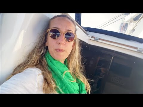 ⁣Veleiro Barba Negra #339 - Meltemi em Santorini e uma velejadora traumatizada