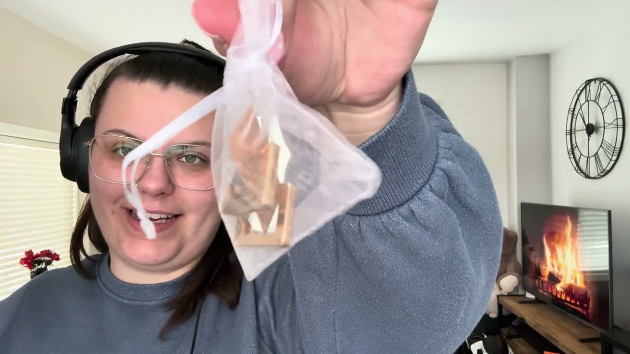 ASMR Nederlands - Sieraden van mijn (gestopte) sieradenbedrijfje laten zien! 😊