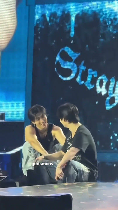 The way jisung looks at minho