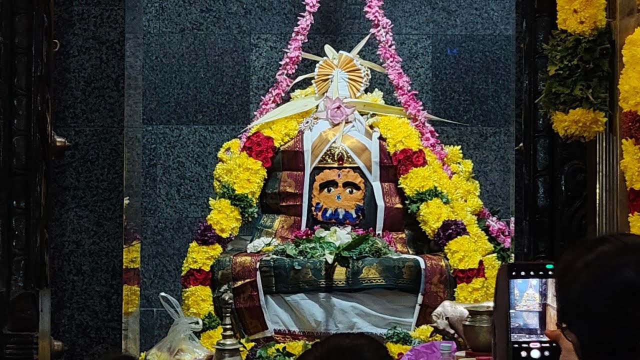 Mahashivaratri at a 800 year old Shiva temple😱 comment for the name🫶